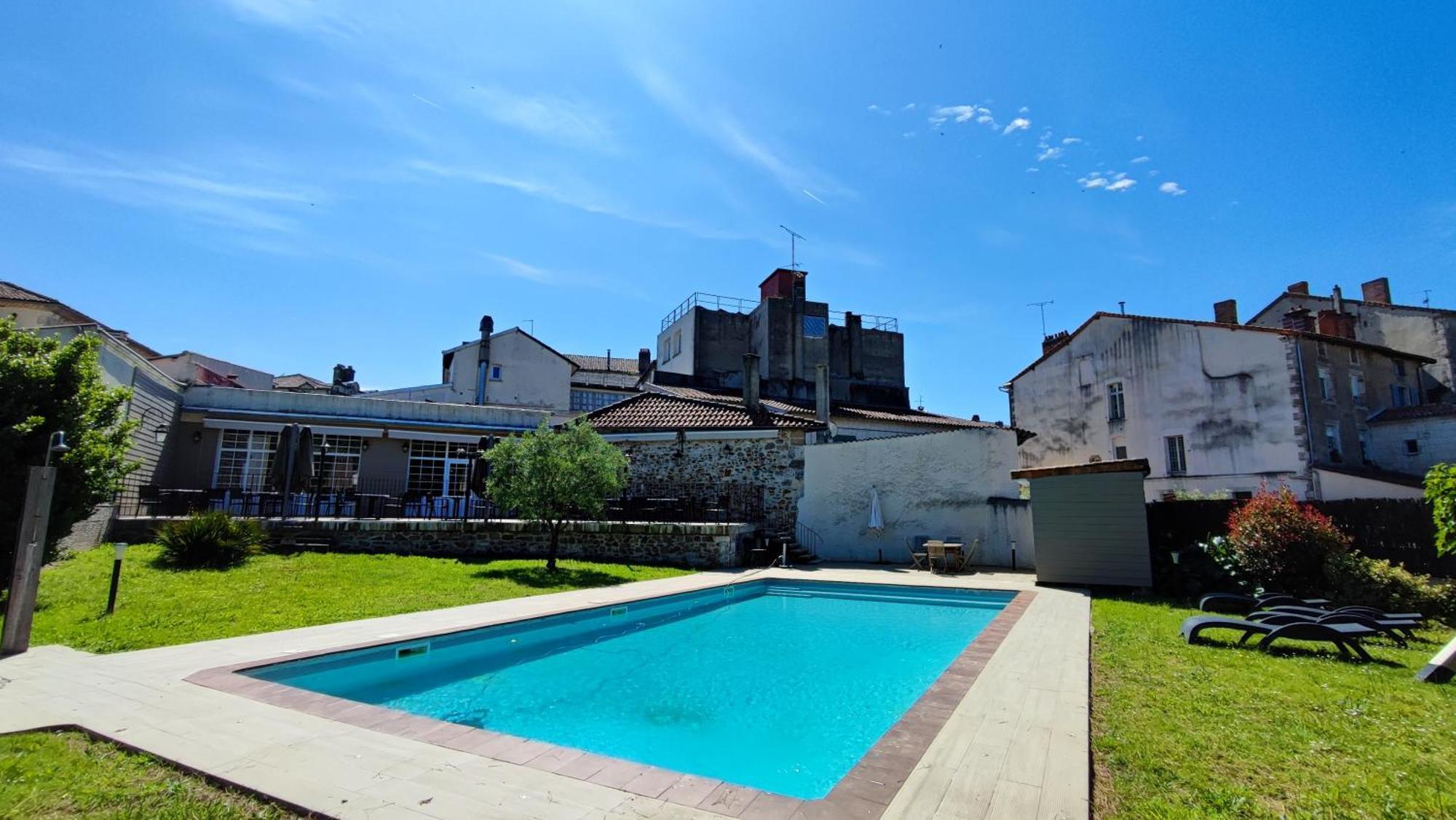 Logis Grand Hotel Pelisson Nontron Εξωτερικό φωτογραφία